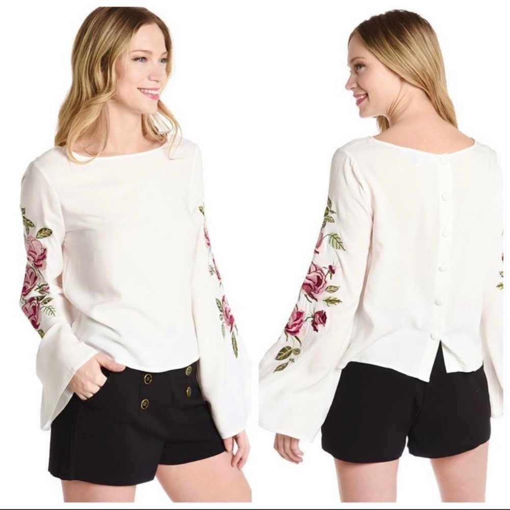 Cupcakes and Cashmere Aldona/Arabella Bell Sleeve